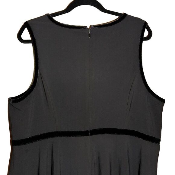 NWT TORRID Women’s Black Crepe Velvet Trim Asymmetrical Peplum Top Size 2X - Picture 7 of 12